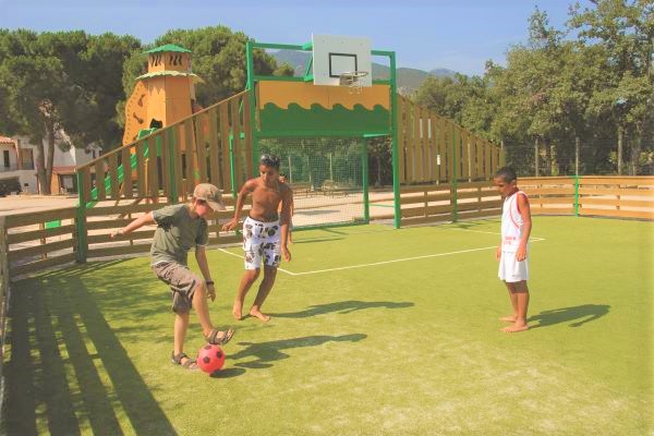 campings/francia/languedoc-rosellon/pirineos-orientales/des Albères/terrain-de-sport-2.jpg